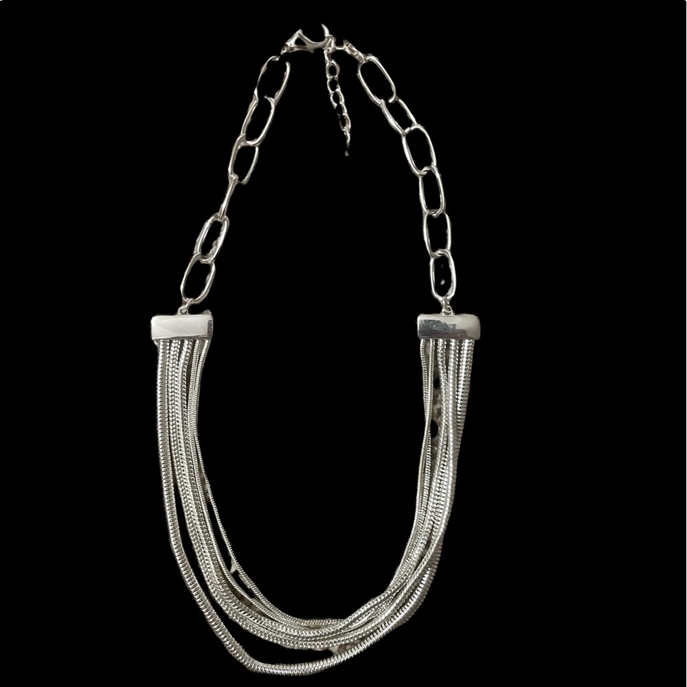 Chico’s silver short necklace